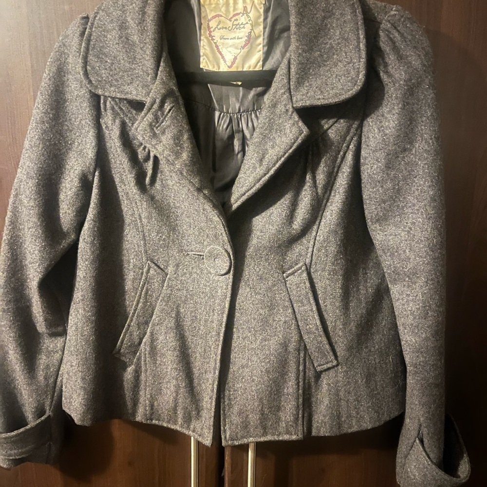 Vintage-Inspired Wool Coat in Classic Grey